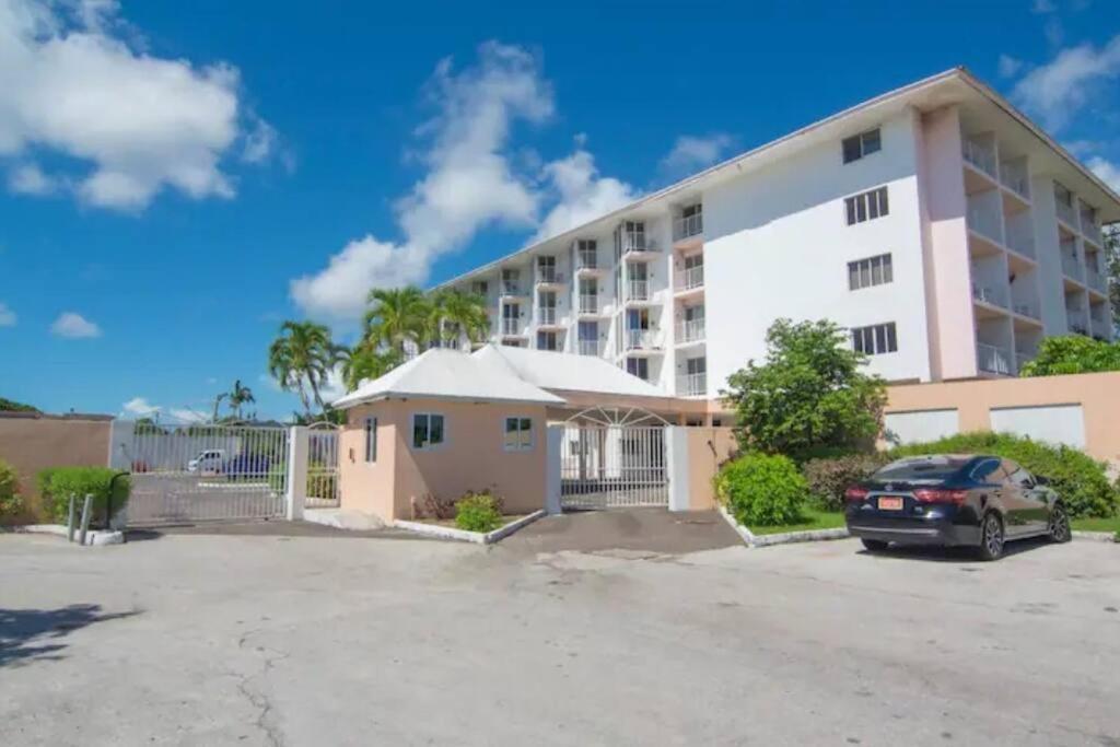 Nassau Harbour Cozy 2 Bedroom Condo Exterior photo