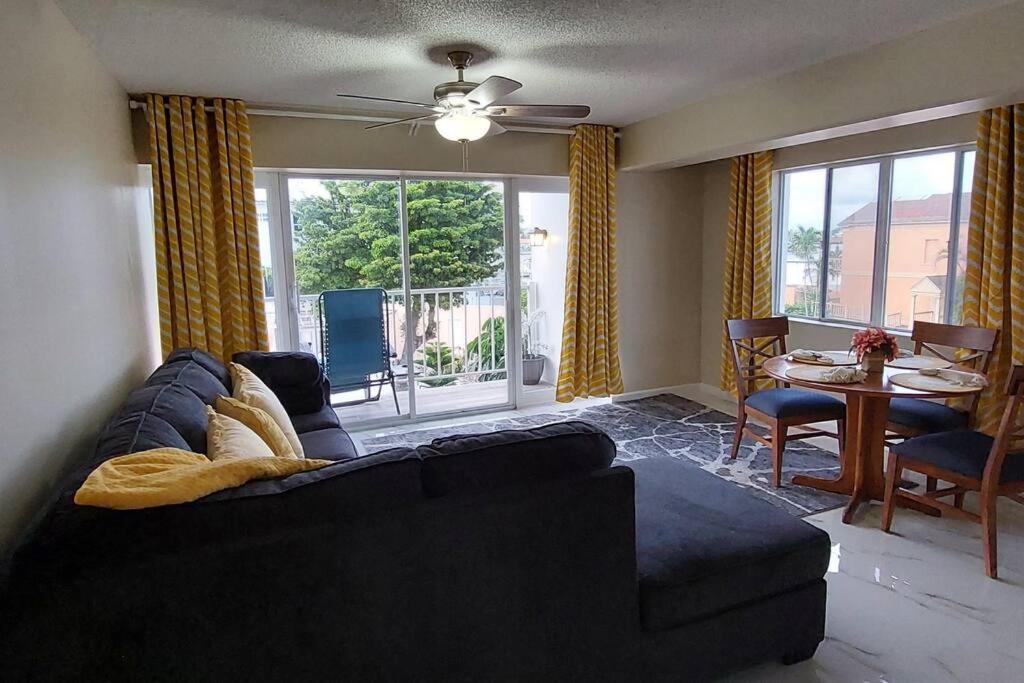 Nassau Harbour Cozy 2 Bedroom Condo Exterior photo